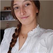 Soy estudiante del grado de estudios ingleses, con un nivel de inglés de C1, experiencia dando clases particulares